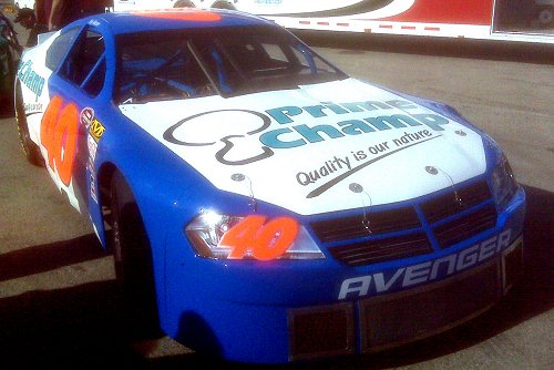Succesvolle testdebuut Joey Hanssen in Nascar auto